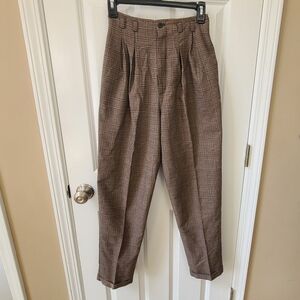 Women Sz 7 Vintage Brown Plaid Pleated Cuffed Pants
